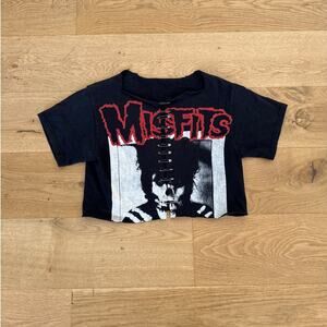 No Brand - Misfits Cut & Cropped Distressed Band Tee in Black